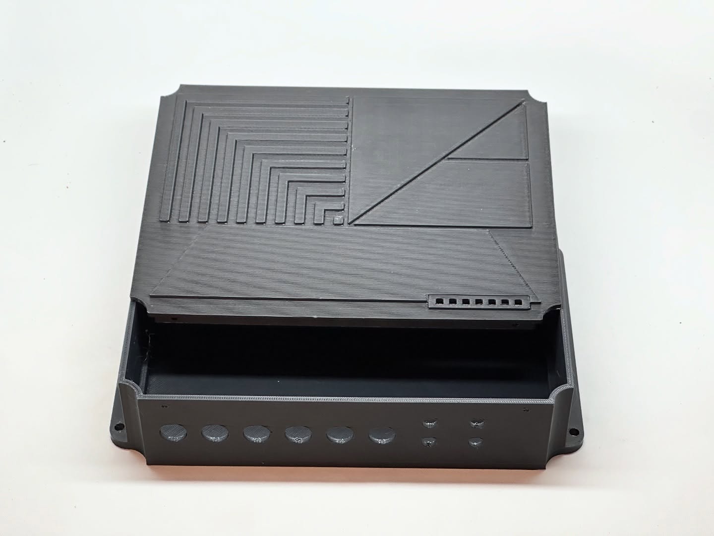 Electronic box