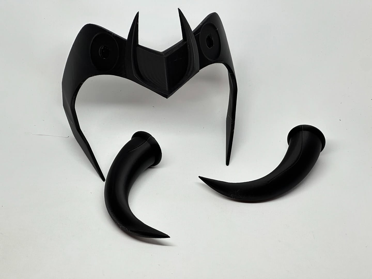 Mask with horn