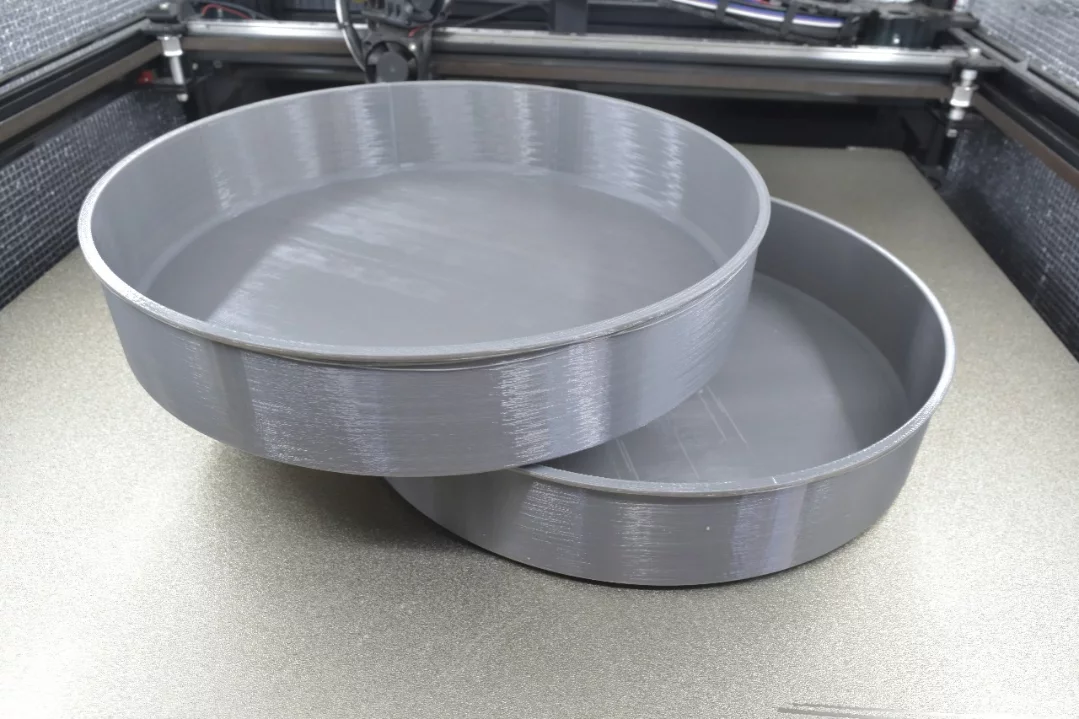 Round container
