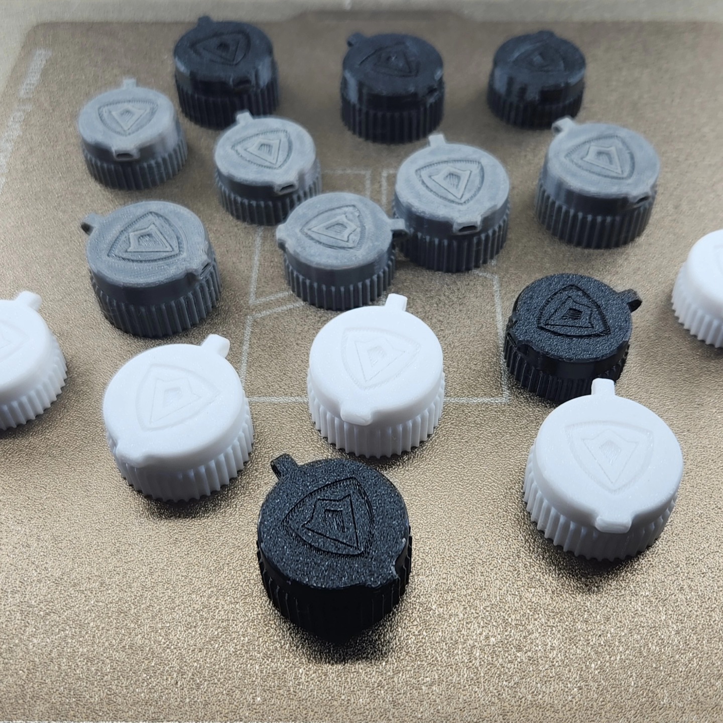 Caps