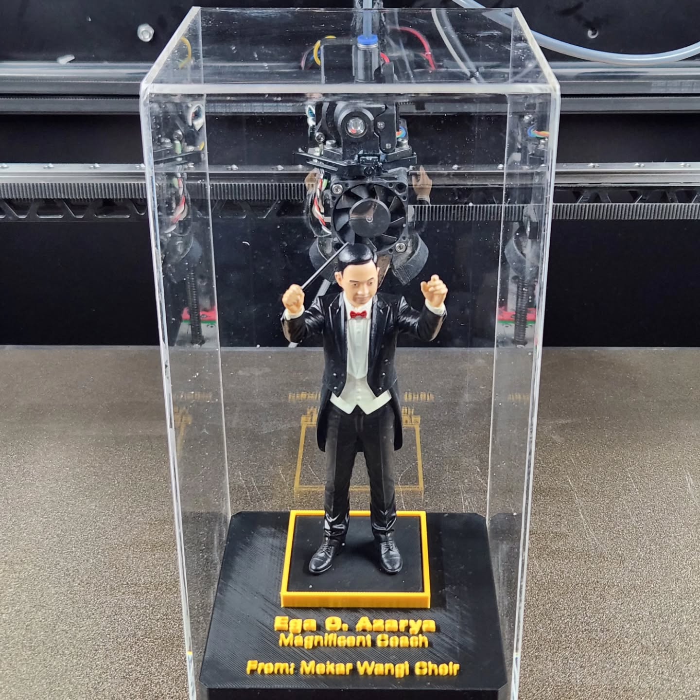 Mini realis figur + Akrilik