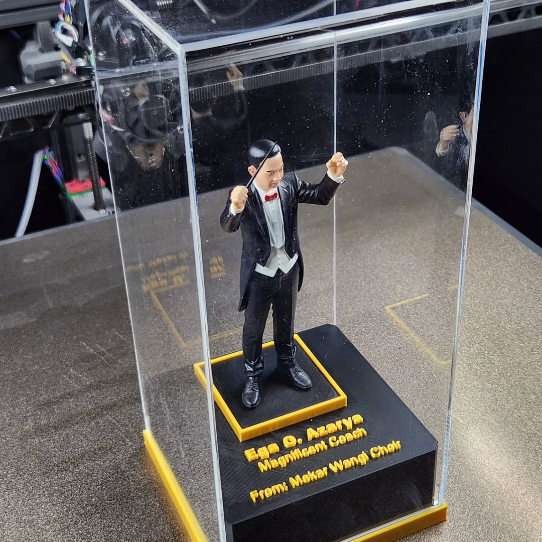 Mini realis figur + Akrilik